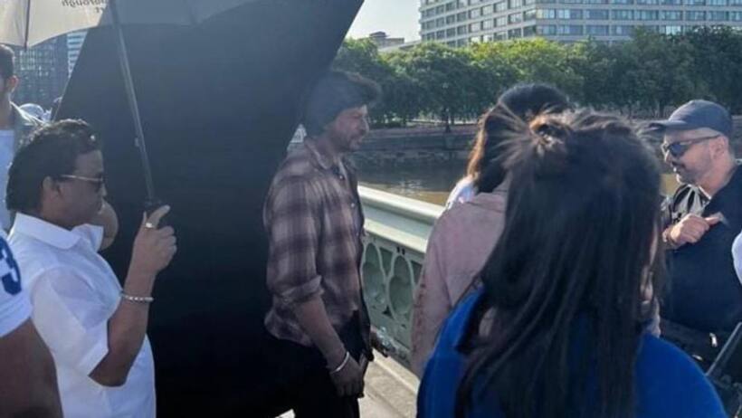 'डंकी' से शाहरुख़ खान का नया LOOK हुआ लीक, वायरल फोटो देख लोग बोले  फ्लॉप होगी फिल्म
