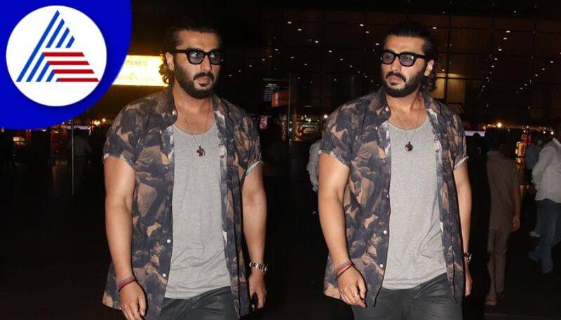 Arjun Kapoor snapped at airport poses for selfie with fans vcs