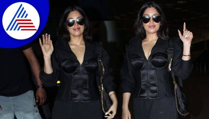 Bhumi Pednekar makes corset trend travel friendly vcs 