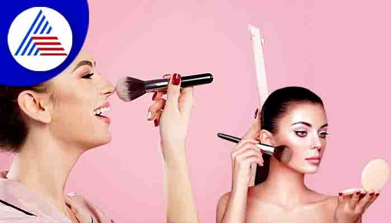 Makeup Products Can Harm Your Skin be carefule