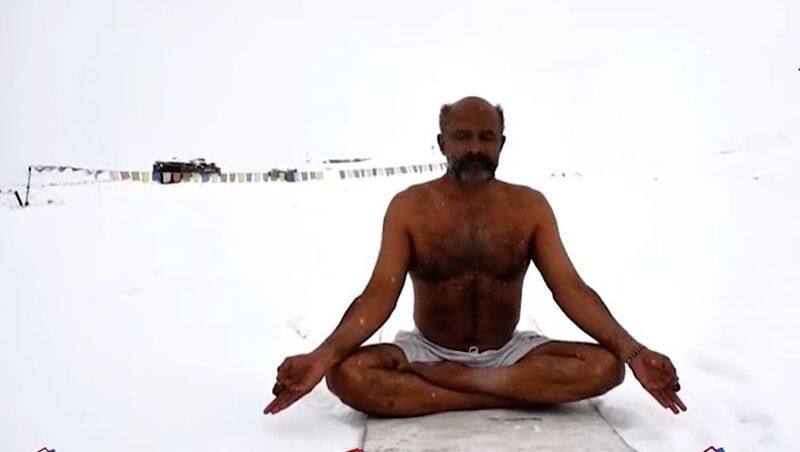 ITBP Officer Practices Surya Namaskar at Ladakh 18000 feet Above ground hls 