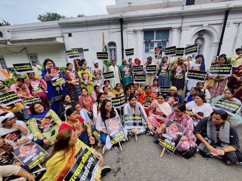 ED question sonia gandhi in national heralad case youth congress protest in kerala 