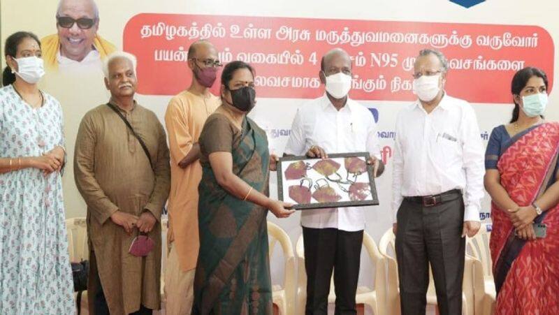 sadhgurus isha foundation donates 4 lakhs kn95 masks to tamil nadu government