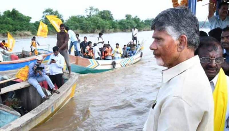 TDP Chief Chandrababu Naidu Visits Godavari Flood Affected villages in West Godavari district