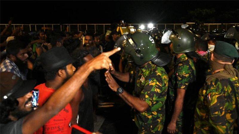 Sri Lankan security forces raid anti-government protest camp at President's Secretariat