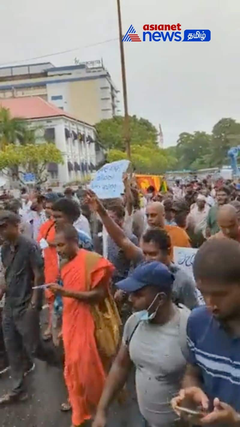 Srilanka Crisis: The protest march commenced at Colombo Fort Railway Station