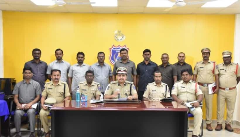 Fake Doctor Arrested:  ఎల్బీనగర్ లో నకిలీ డాక‌ర్ట్ అరెస్ట్..  రష్యా విశ్వవిద్యాలయం నుంచి ఫేక్ సర్టిఫికేట్ !