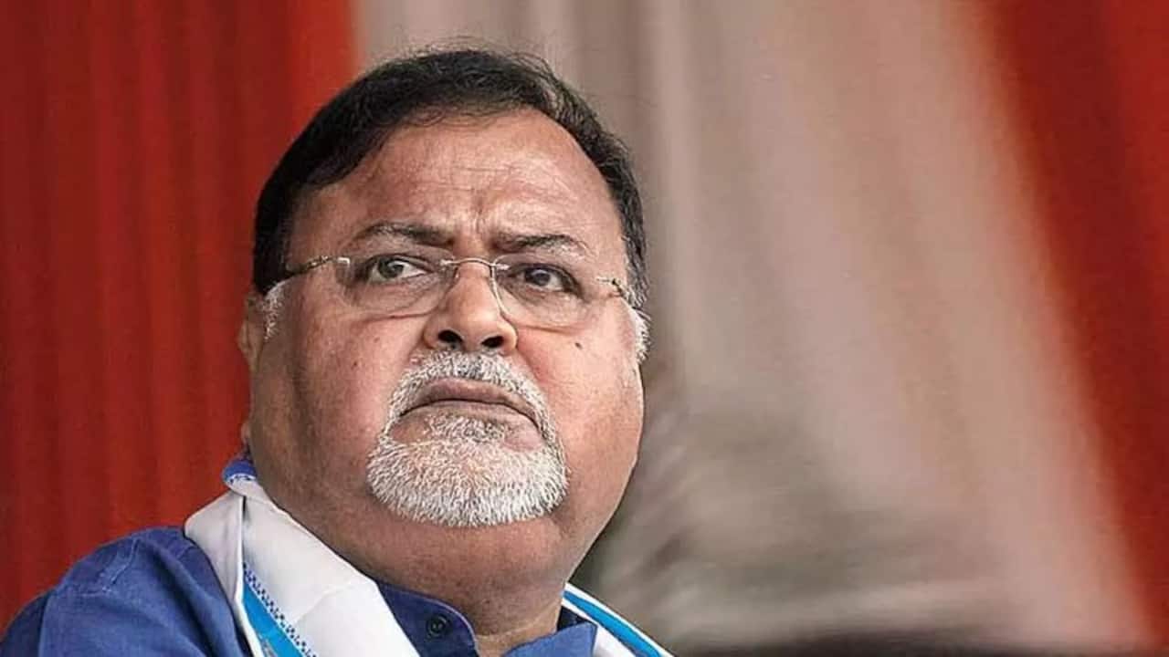'Partha Chatterjee should be expelled': TMC leader after Rs 28 crore cash seized from minister's aide flat