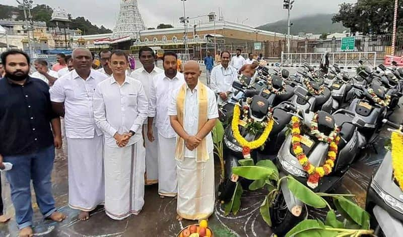 TVS donates 25 Electric Scooter for Tirupati Ezhumalayan Temple