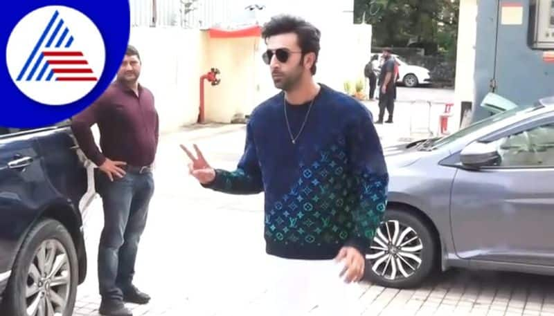 Ranbir Kapoor seen at film theatre fan praises his handsome look vcs 