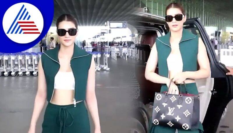 Bollywood Kriti Sanon spotted at airport in green outfit vcs 