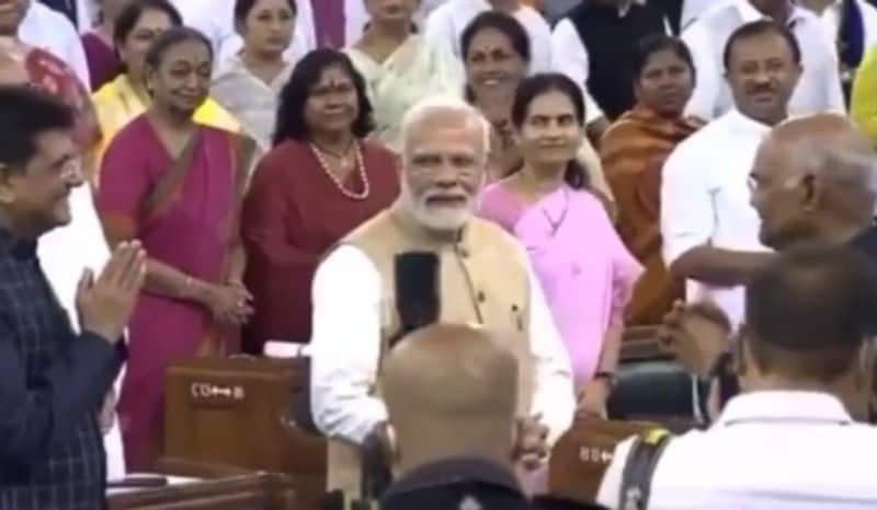 Netizens post trimmed video to claim PM Modi ignored President Kovind at farewell function fact check