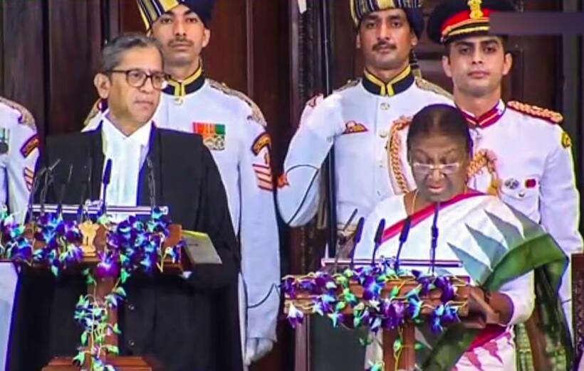 द्रोपदी मुर्मू ने ली राष्ट्रपति पद की शपथ जोहार,नमस्कार! अगले 25 वर्षों के विजन की जिम्मेदारी मिलना सौभाग्य है