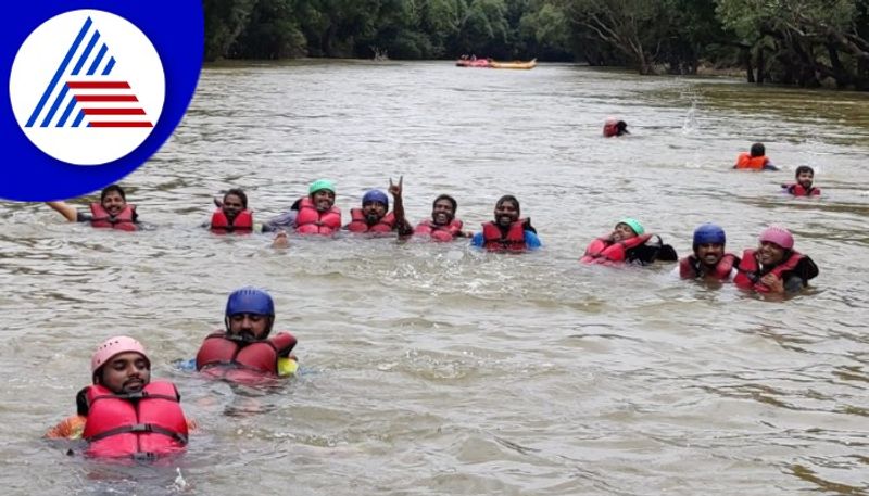 River Rafting in Dubare: Celebrated Journalistsrav