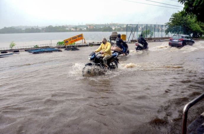 Monsoon in India: गुजरात के 207 डैम 60% भरे, लेकिन यूपी-झारखंड में बारिश की बेरुखी से किसान परेशान