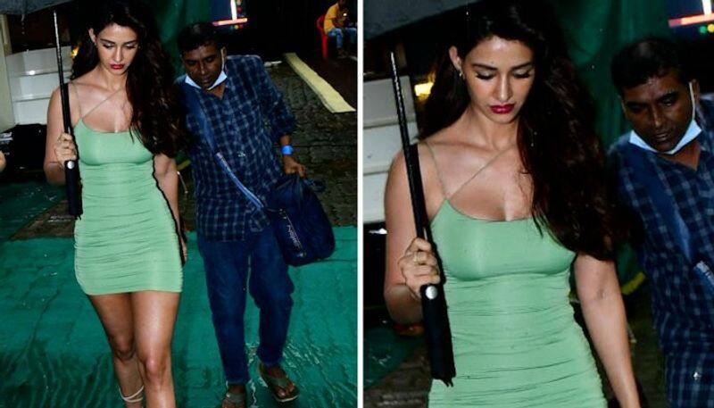 Sexy photos Amidst break up rumours Ek Villain Returns actor Disha Patani seen in a body fitting green dress drb