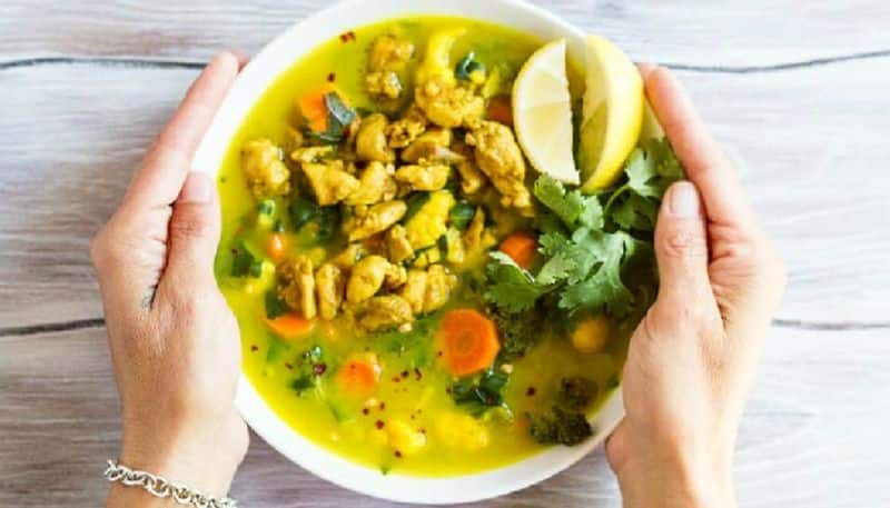 chicken turmeric soup to boost immunity during monsoon 