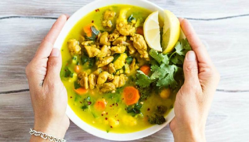 chicken turmeric soup to boost immunity during monsoon 