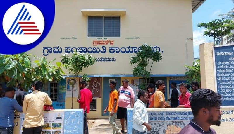 Encroachment of the land reserved for the cemetery santekadooru shivamogga rav