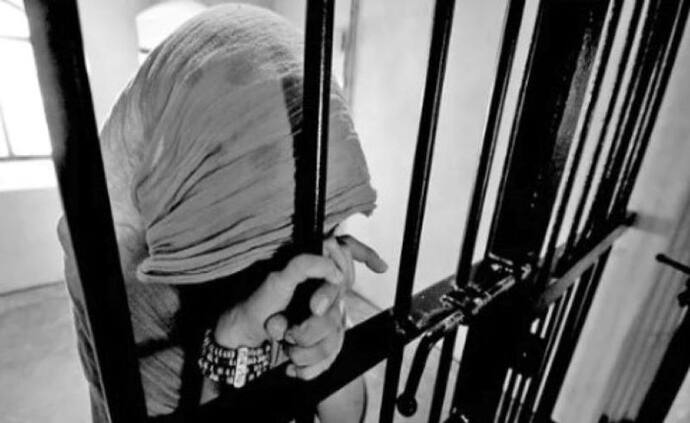 Women Behind Bars: लॉन्च हुई ऐसी अजीबो-गरीब डेटिंग ऐप.. अपने प्यार नहीं अपराधी से मिलने जाएंगे जेल में 