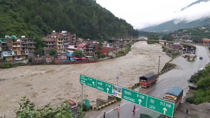  Weather Report: यूपी, बिहार, जम्मू-कश्मीर, असम, केरल आदि कई राज्यों में भारी बारिश का अलर्ट