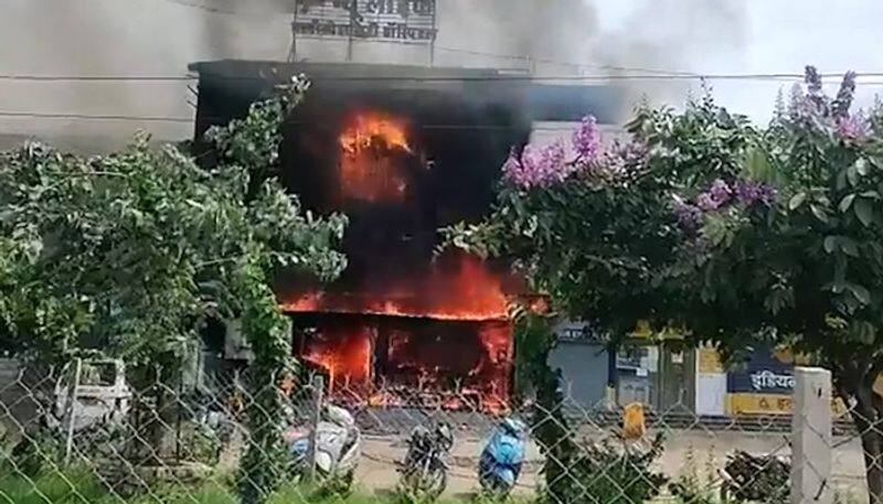 fire at hospital in madhya pradesh and 10 people died 