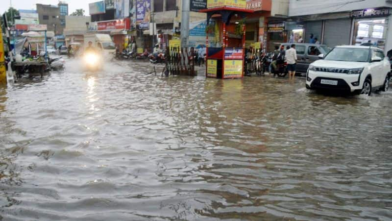 Due to heavy rains in Tamil Nadu the Chief Minister consulted with the District Collectors regarding the rescue work