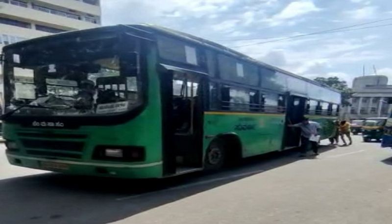 Bengaluru BMTC Bus Accident two laborers killed kannada news gow