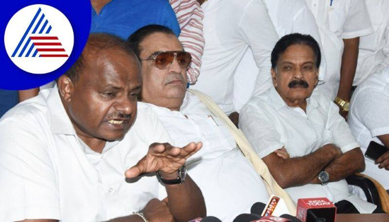 Dakshina kannada murder casees HD kumaraswamy  visited the houses of the three victims rav