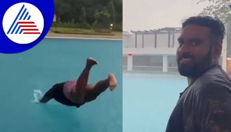 Director Simple Suni jumps into pool challenging his friends vcs