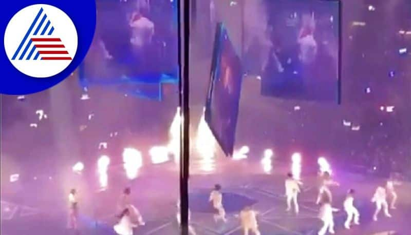 Huge LEd Screen Falls On Dancers while Concert on Stage in Hong Kong akb