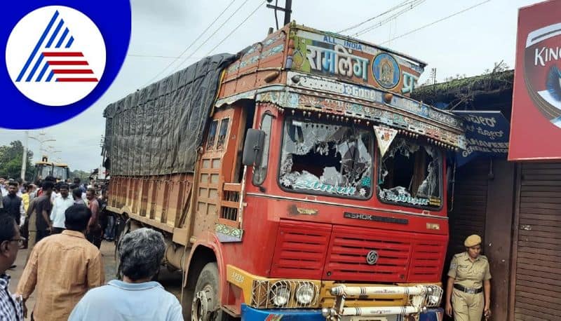 boy died on the spot when the lorry overturned at belagavi gvd