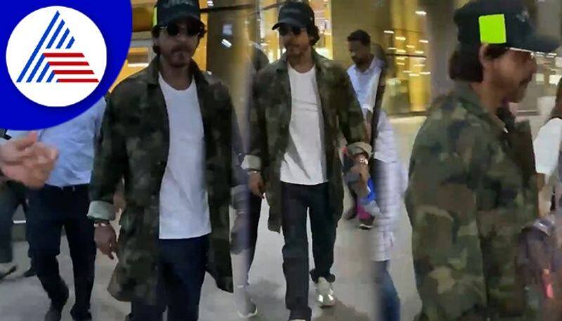 Shah Rukh Khan looks super cool in  mumbai airport vcs