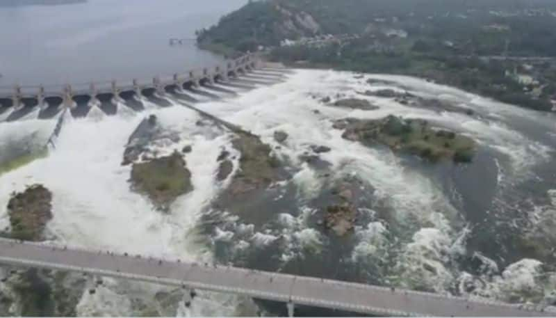 Mettur dam water level is rising due to release of one lakh cubic feet of water from Karnataka dams KAK