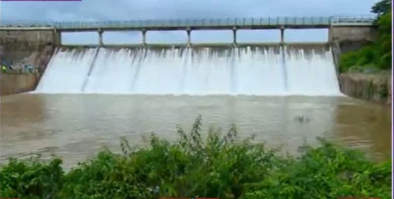 Tumakuru Jayamangali river is overflowing people throng to see the beauty of Thetha Reservoir hls 