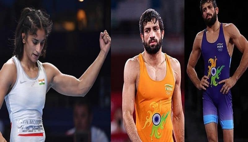 Commonwealth Games 2022 Ravi Kumar Dahiya Naveeen and Vinesh Phogat won Gold in freestyle wrestling  san