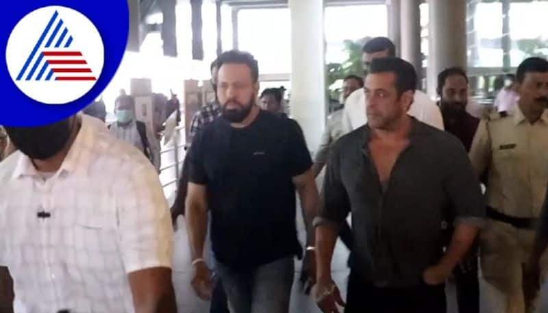 Bollywood Salman Khan seen with 5 to 6 body guards why vcs 