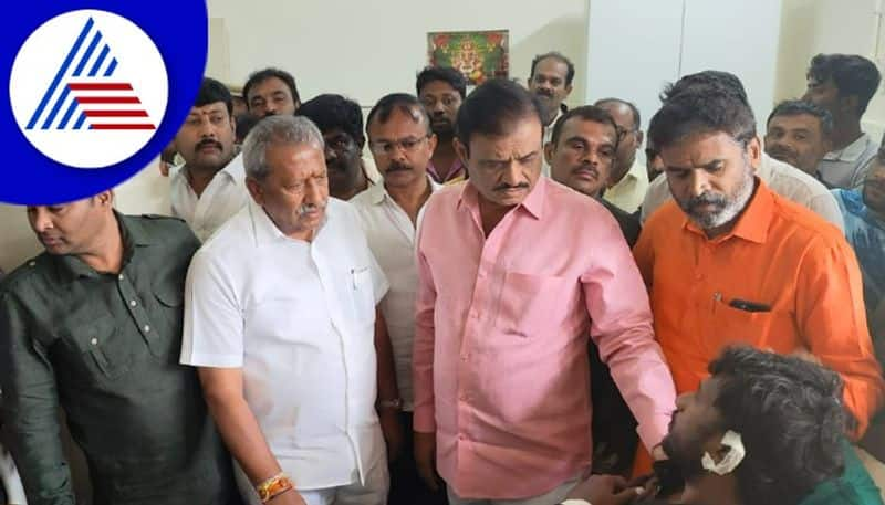 minister byrathi basavaraj  meet Malur Rss Worker who Assault in kolar gow