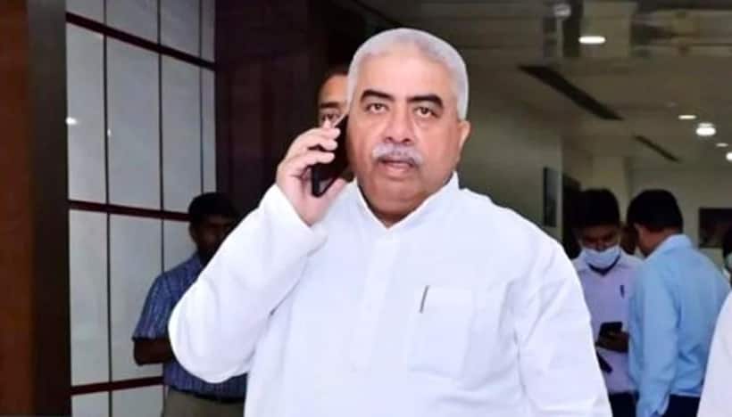 UP minister Rakesh Sachan: 31 ఏళ్ల నాటి కేసులో యూపీ మంత్రికి  జైలు శిక్ష..  అంత‌లోనే  బెయిల్