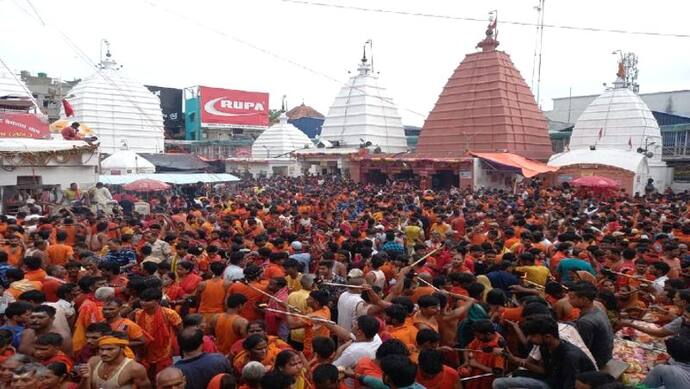 सावन के अंतिम सोमवारी पर देवघर में लगा भक्तों का सैलाब, तीन लाख से अधिक शिवभक्त करेंगे जलाभिषेक