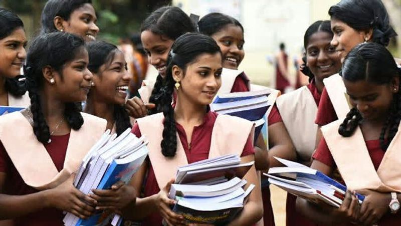 Tamil Nadu Department of School Education has ordered to raise the score to 600 in the 10th class public examination KAK