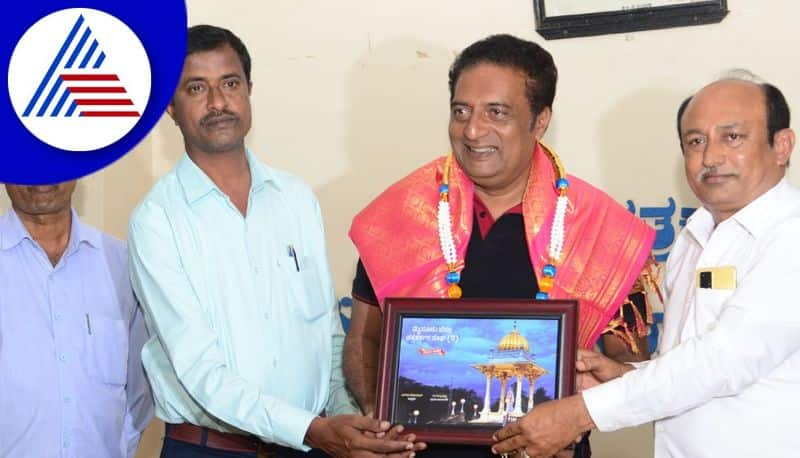 actor prakash raj slams bjp government on road development at mysuru gvd