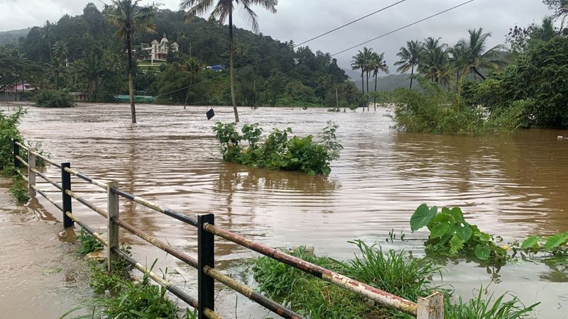 Karnataka coastal districts get Orange alert for next 5 days and 40 km wind and rain alert in Bengaluru sat