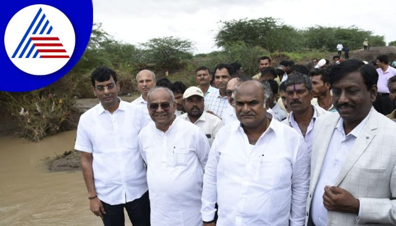 Vijayapura district incharge minister umesh katti visit rain affected area gow 