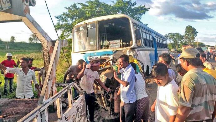 बंगाल के बीरभूम में बस हादसा: 9 खेतीहर मजदूर महिलाओं की मौत, पीएम मोदी ने जताया दु:ख, 2-2 लाख सहायता का ऐलान 