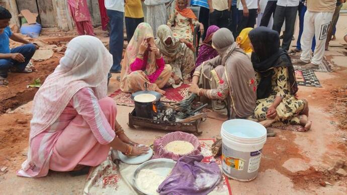 मजदूर के आशियाने पर हवेली गिरने से बेघर हुआ परिवार, पीड़ित फैमली तीन दिन से बिना छत कर रही गुजारा