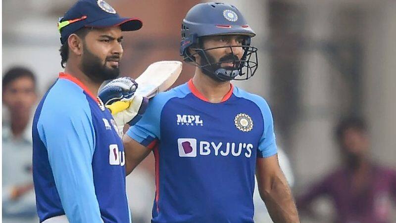 Rishabh Pant or Dinesh Karthik, Who is going to play semi-final against England, Rohit Sharma says