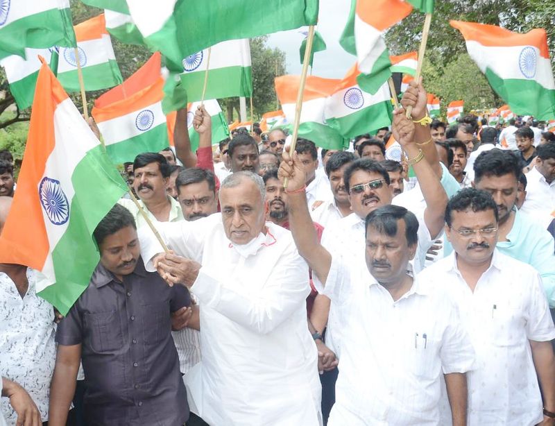 Tiranga Yatra Of BJP Activists Bike Rally At Chitradurga gvd