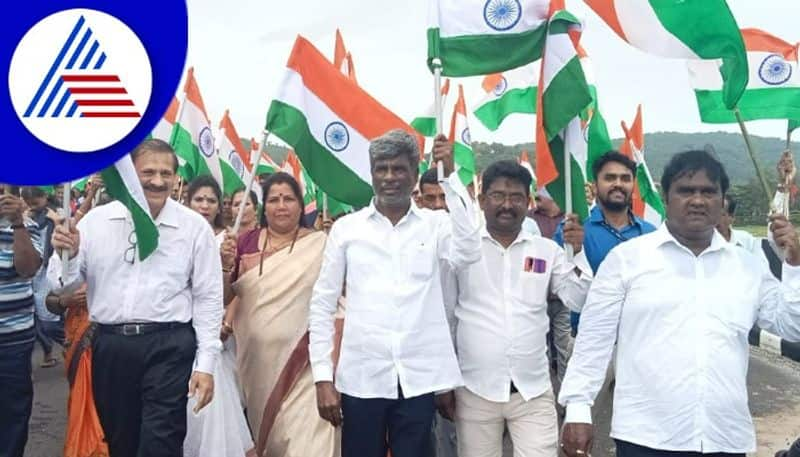 Har ghar tiranga campaign by thousands of students Uttara kannada gow