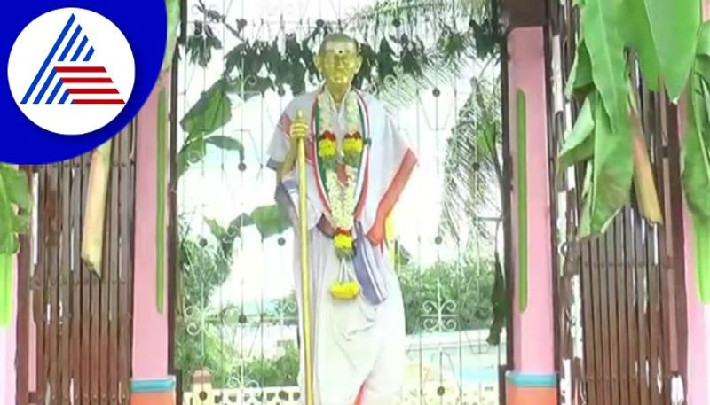 Mahatma Gandhi temple in Turuvanur village of Chitradurga gow